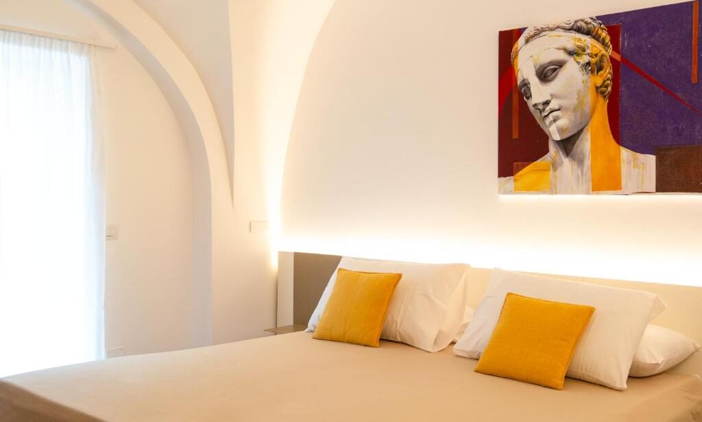 Deluxe Double or Twin Room with Balcony - Ottanta5 Private Rooms Messina